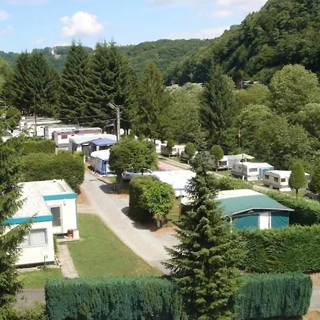 Campsite La Petite Caravane Au Bord De L Eau *