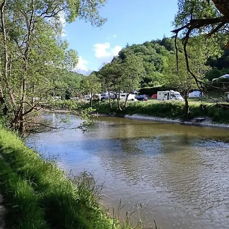 La Petite Caravane Au Bord De L Eau Camping