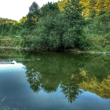La Petite Caravane Au Bord De L Eau Camping Dinant
